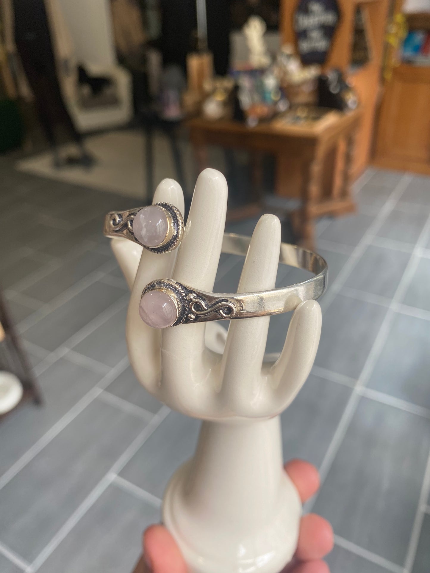 Bracelet Ethnique Quartz Rose Demi-Jonc Ethnique Argenté | Boutique Ésotérique - La Boutique Ô Mystères