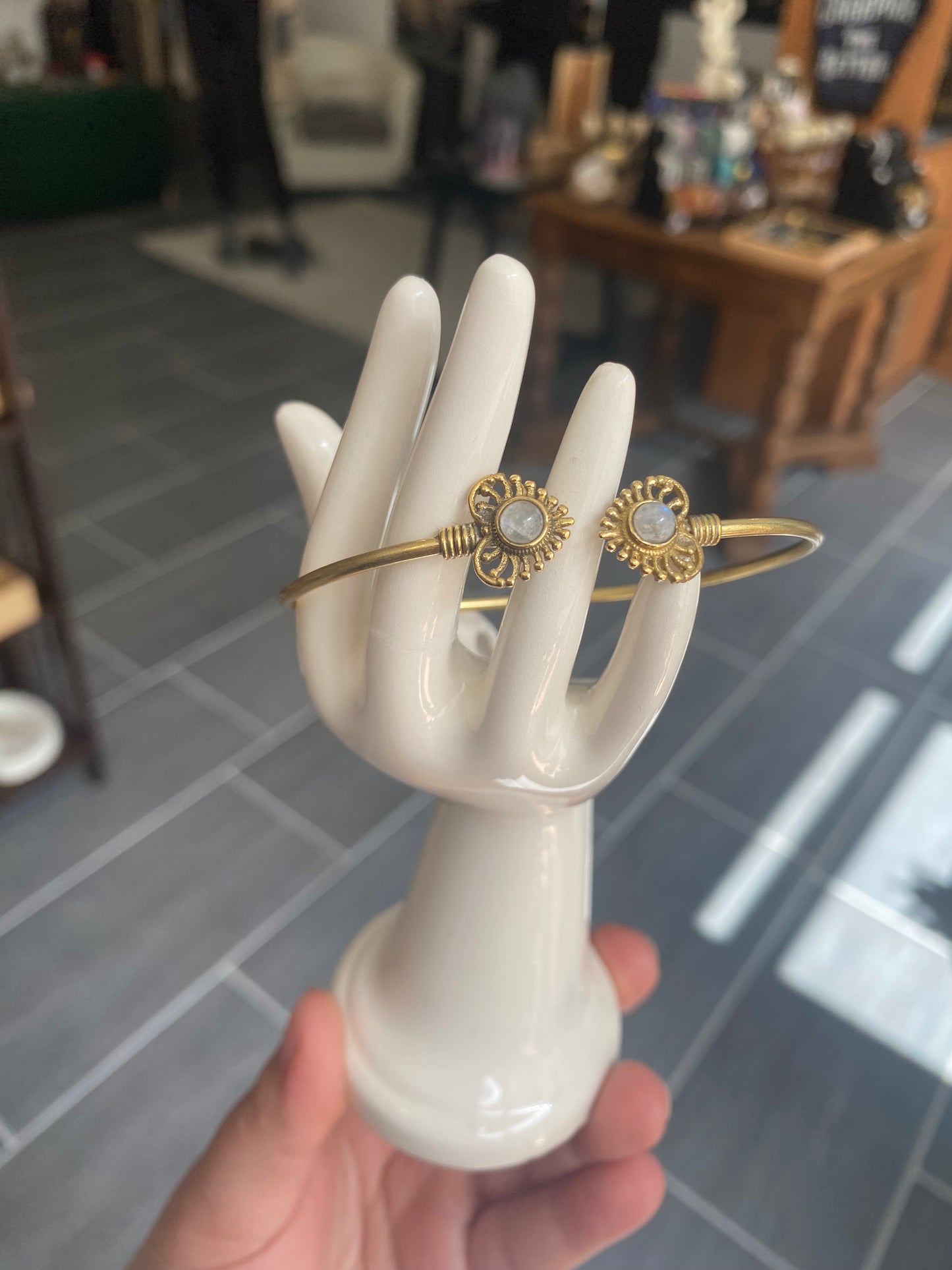 Bracelet Ethnique Pierre de Lune Demi-Jonc Ethnique Doré | Boutique Ésotérique - La Boutique Ô Mystères