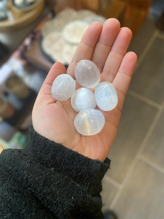 Pierre Roulée Sélénite | Boutique Ésotérique - La Boutique Ô Mystères