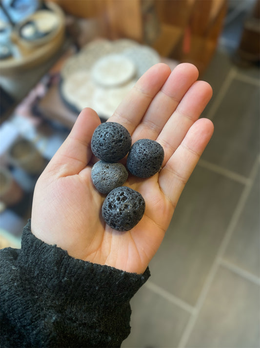 Pierre Roulée Pierre de Lave | Boutique Ésotérique - La Boutique Ô Mystères