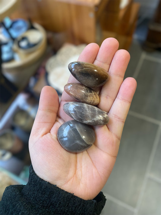 Pierre Roulée Pierre de Lune | Boutique Ésotérique - La Boutique Ô Mystères