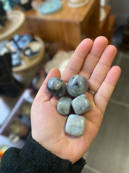 Pierre Roulée Labradorite | Boutique Ésotérique - La Boutique Ô Mystères