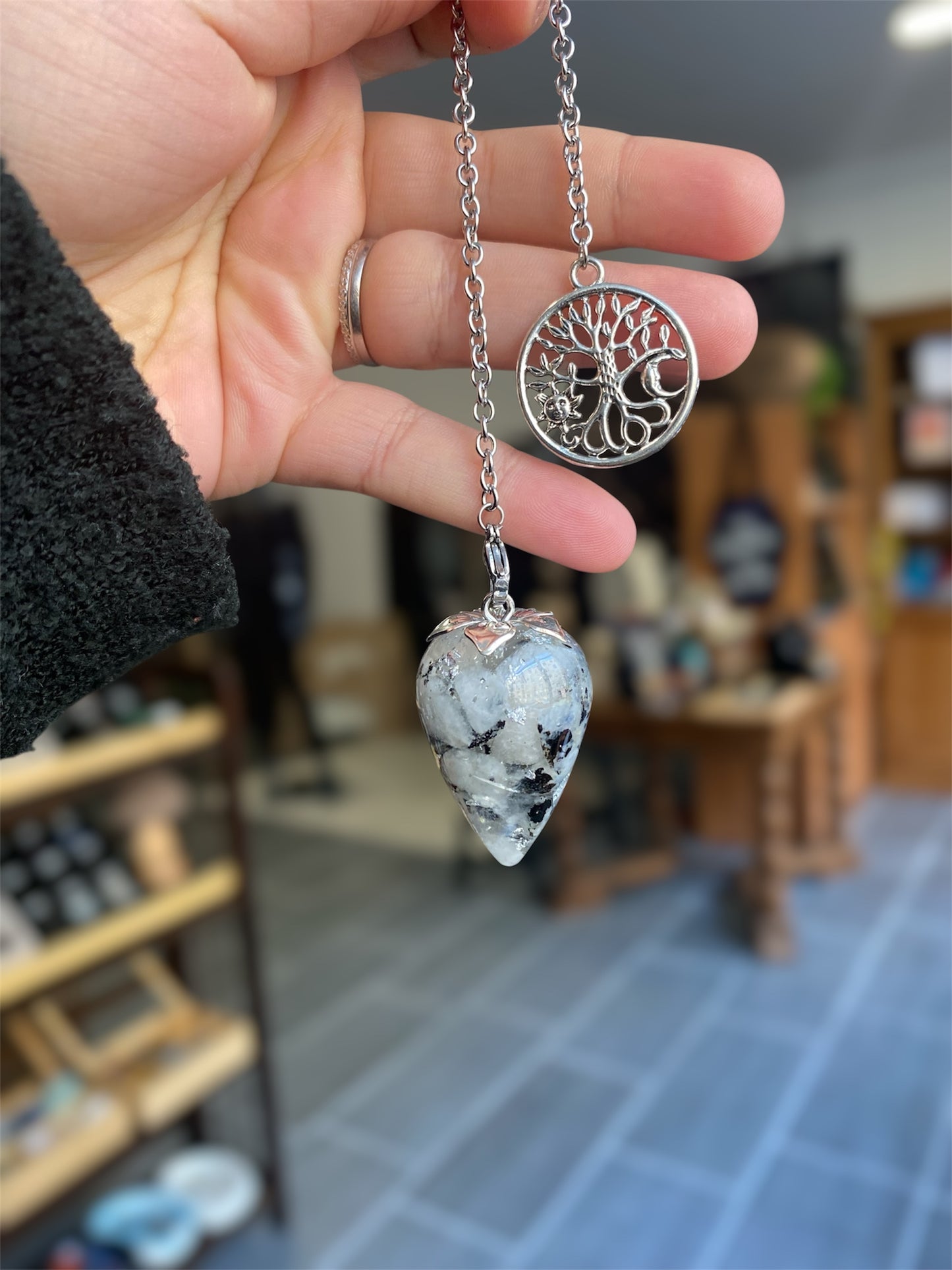 Pendule Pierre de Lune & Résine | Boutique Ésotérique - La Boutique Ô Mystères
