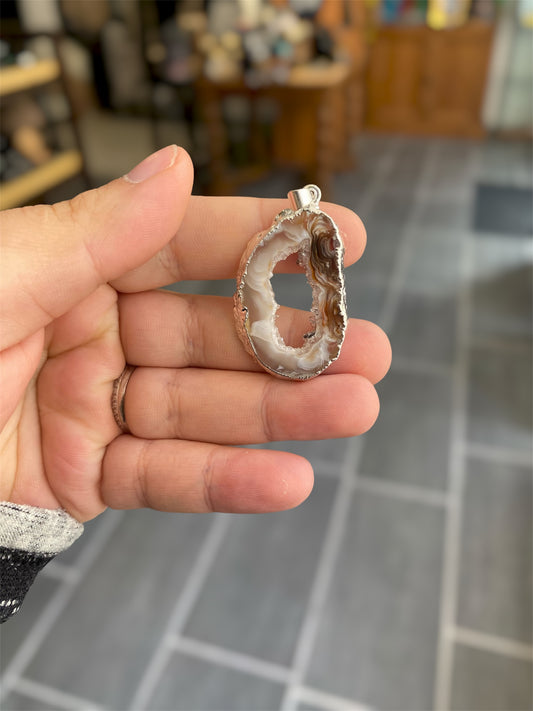 Pendentif Tranche Agate Cristallisée| Boutique Ésotérique - La Boutique Ô Mystères