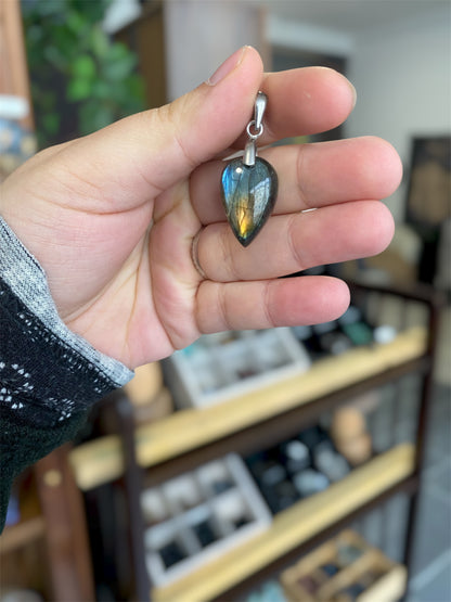 Pendentif Goutte Labradorite et Argent 925 | Boutique Ésotérique - La Boutique Ô Mystères
